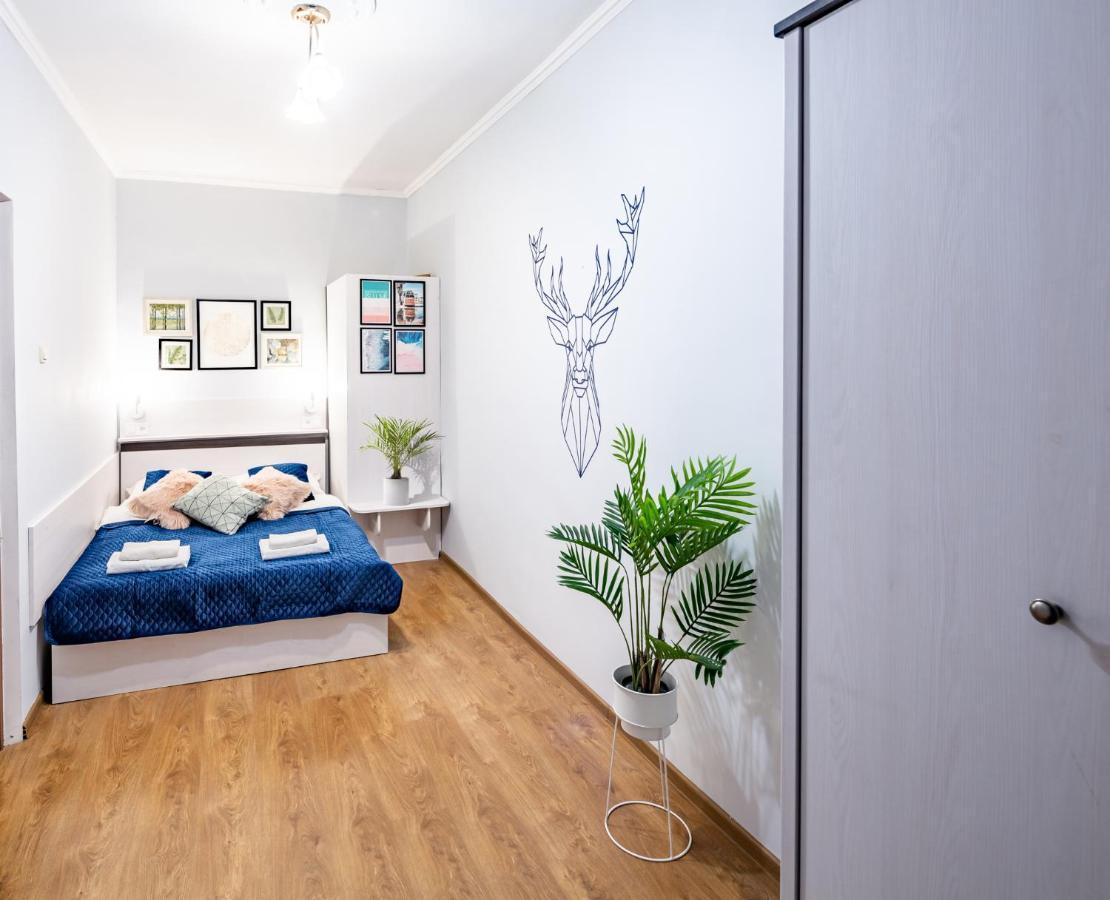 Rainbow Apartment Near Rynok Sq إلفيف المظهر الخارجي الصورة