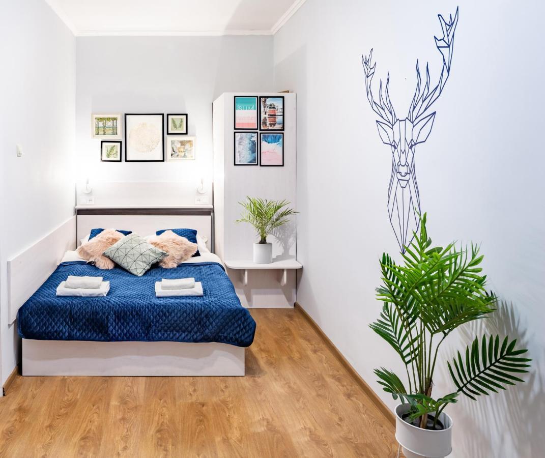 Rainbow Apartment Near Rynok Sq إلفيف المظهر الخارجي الصورة