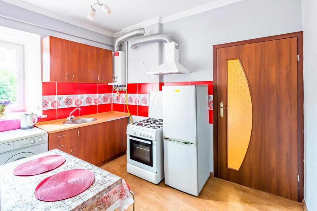Rainbow Apartment Near Rynok Sq إلفيف المظهر الخارجي الصورة